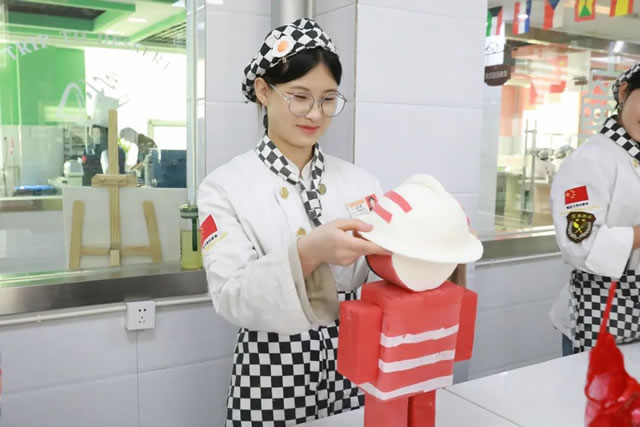 宁夏新东方技工学校2023年“火焰蓝”消防主题文创作品比赛暨消防安全教育培训隆重举行