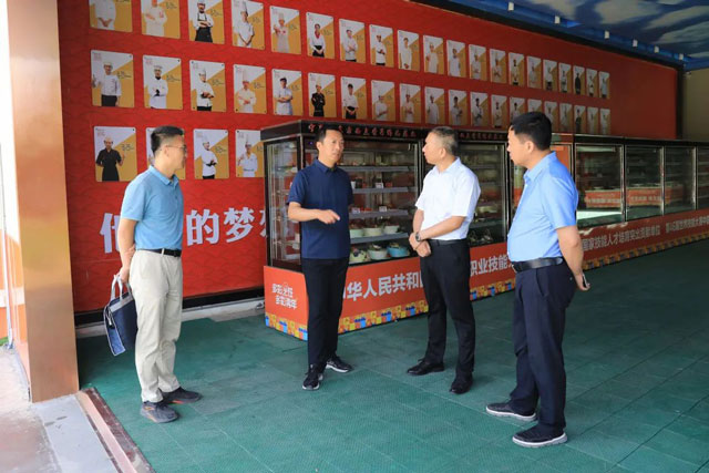 自治区人社厅调研小组来校开展校园安全工作检查