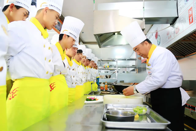新东方烹饪学校学小吃学费多少钱