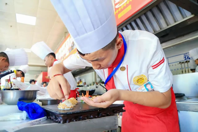 宁夏新东方创意凉菜大赛夺眼球勾味蕾