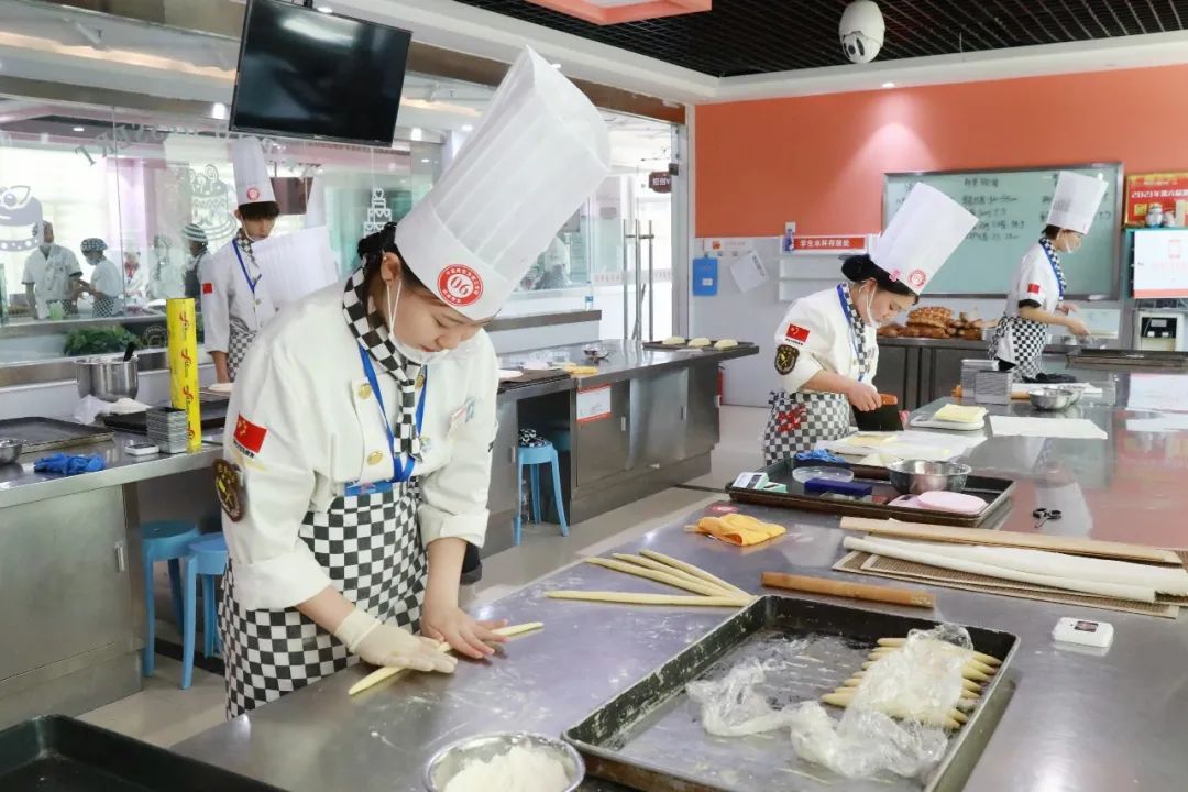宁夏职业技能大赛(糖艺西点、烘焙项目)宁夏新东方技工学校选拔赛拉开帷幕