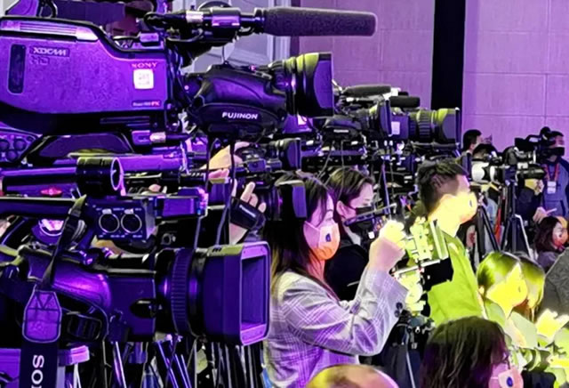 乡村振兴职业技能大赛昨日在新疆乌鲁木齐开幕，宁夏新东方西点教师现场展技能风采