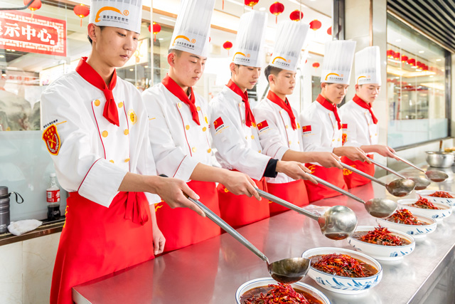 新东方烹饪学校业余班费用多少钱?