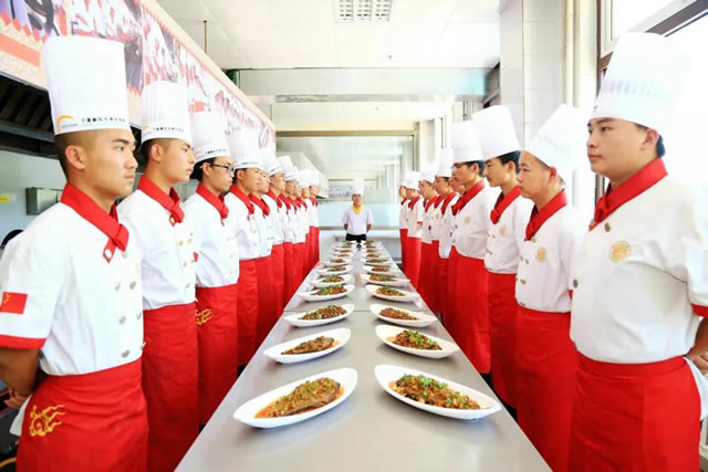 2021CHA中国美食烹饪锦标赛宁夏滩羊、宁夏枸杞美食专项赛在我校盛大开幕