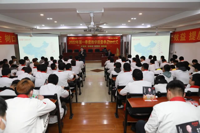 企业进校宣讲觅人才校企合作成就学子好未来