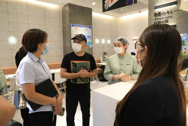 宁夏新东方组织教师赴企业参观学习,为学生就业保驾护航