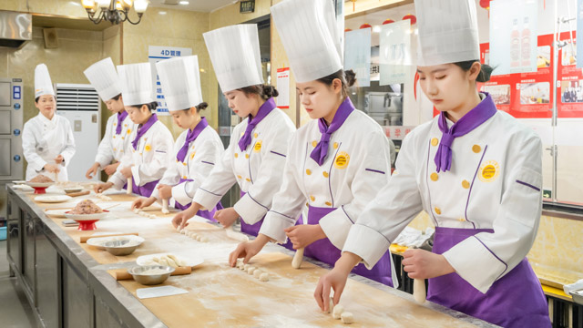想学烹饪学费多少钱?贵吗?
